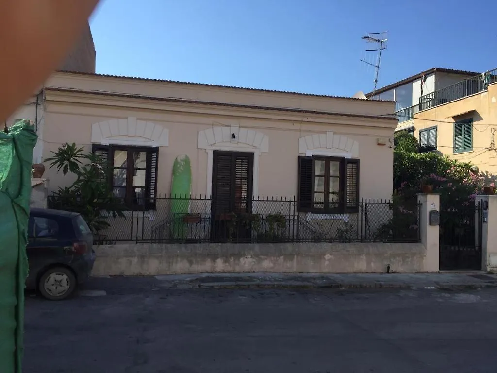 La Villetta Blue باليرمو إيطاليا